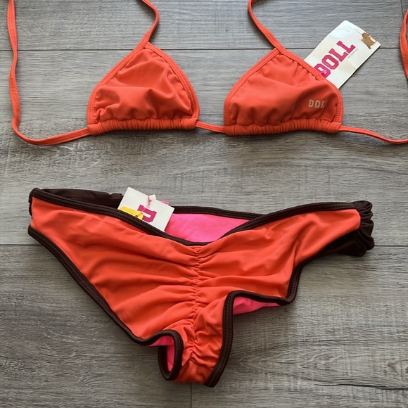 Bikinis - Picture 6 of 7